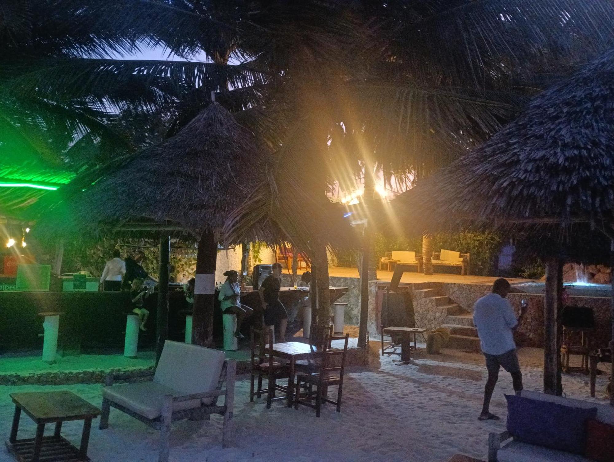 Swahili Palace Zanzibar Pwani Mchangani Luaran gambar